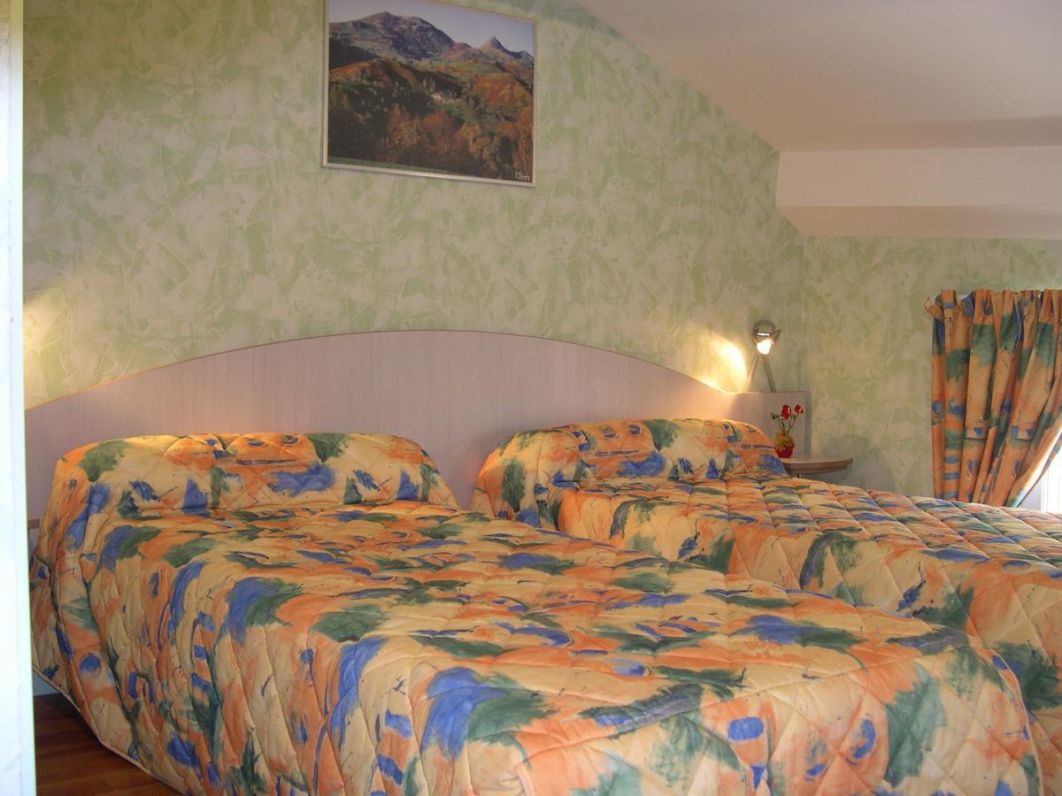 Hotel L'Ostalou Issoire Esterno foto
