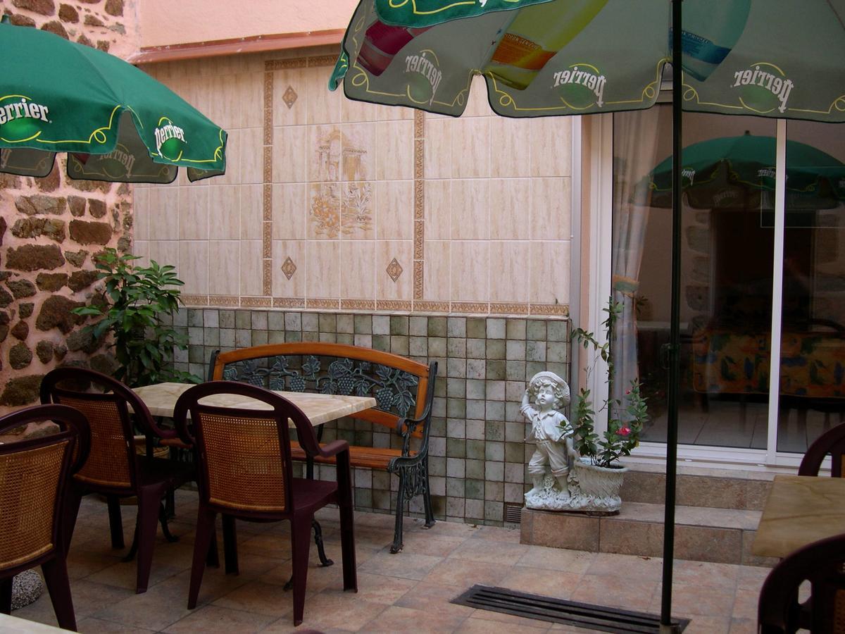 Hotel L'Ostalou Issoire Esterno foto
