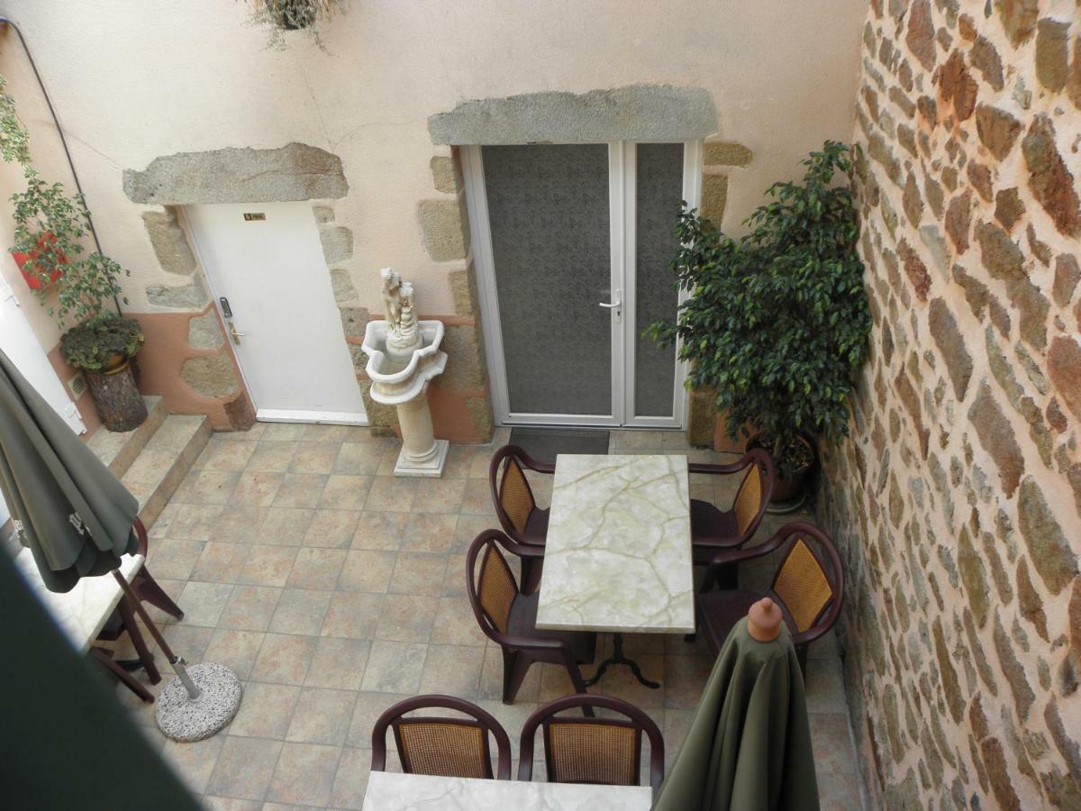 Hotel L'Ostalou Issoire Esterno foto