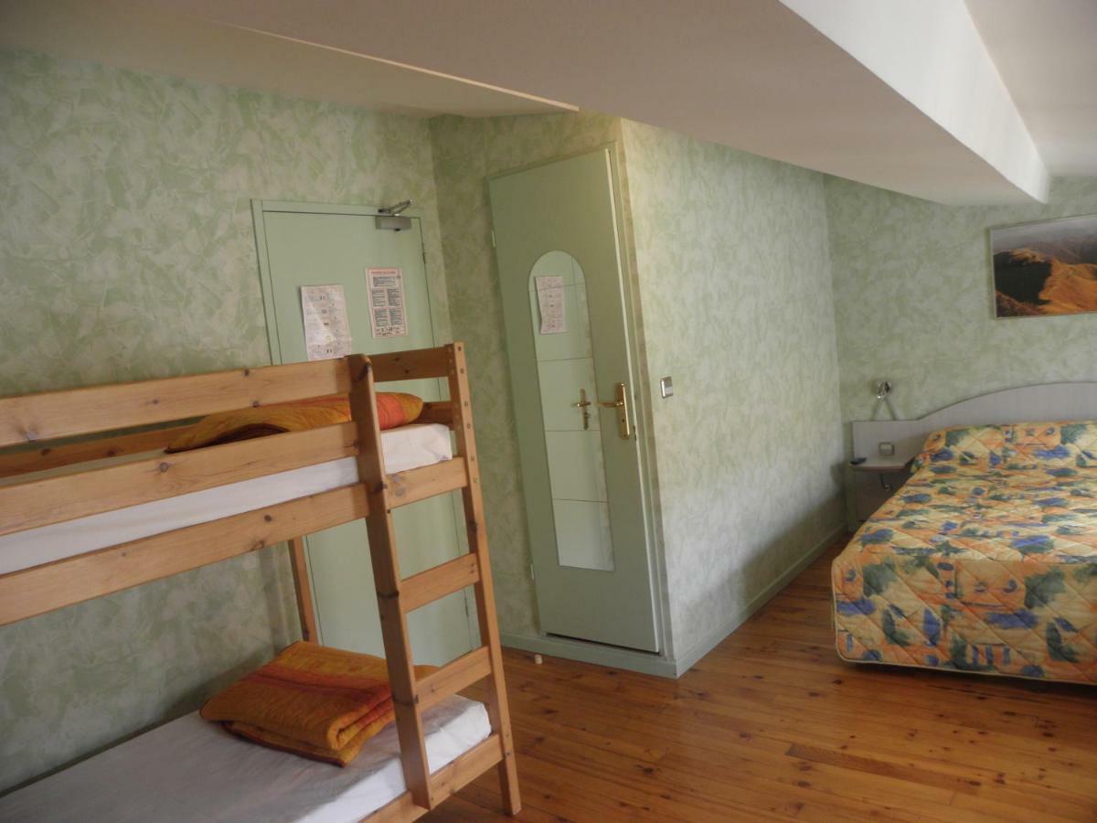 Hotel L'Ostalou Issoire Esterno foto